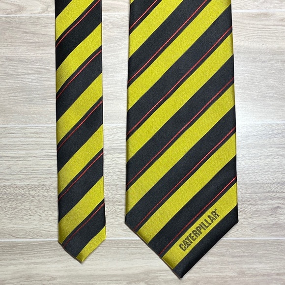 Caterpillar Bold Yellow and Black Men's Tie - Picture 6 of 12
